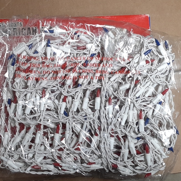 260 Lights American Flag. 42"×25" - Picture 5 of 5